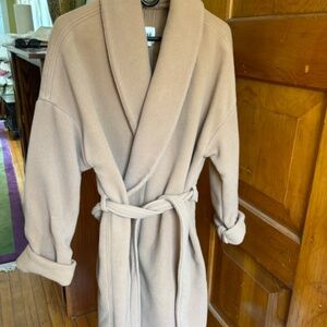 Gap women’s camel wool unlined trench or shell overcoat with pockets- large